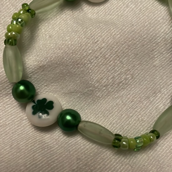 Lucky Handmade Jewelry Stretch Bracelet w Clover Beads & New & Upcycled Neads - Picture 2 of 3